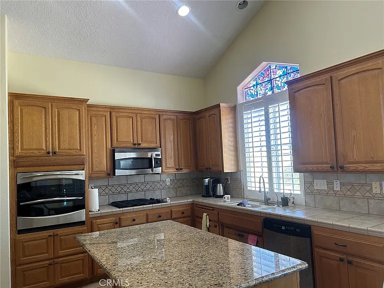 9408 La Cadena Ave — Photo 10