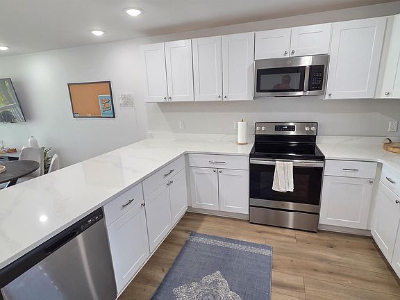 4th image of 125 Cliffside Dr #26