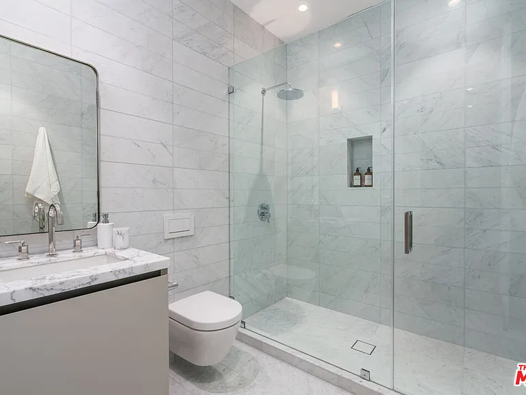 611 N Hillcrest Rd — Photo 37