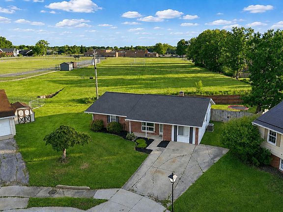 2nd image of 6929 Plumtree Ct