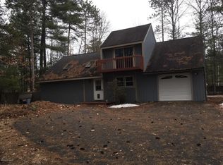 568 W Mountain Rd, Queensbury, NY 12804