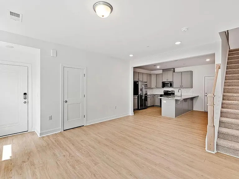 119 N Franklin St #100 — Photo 3