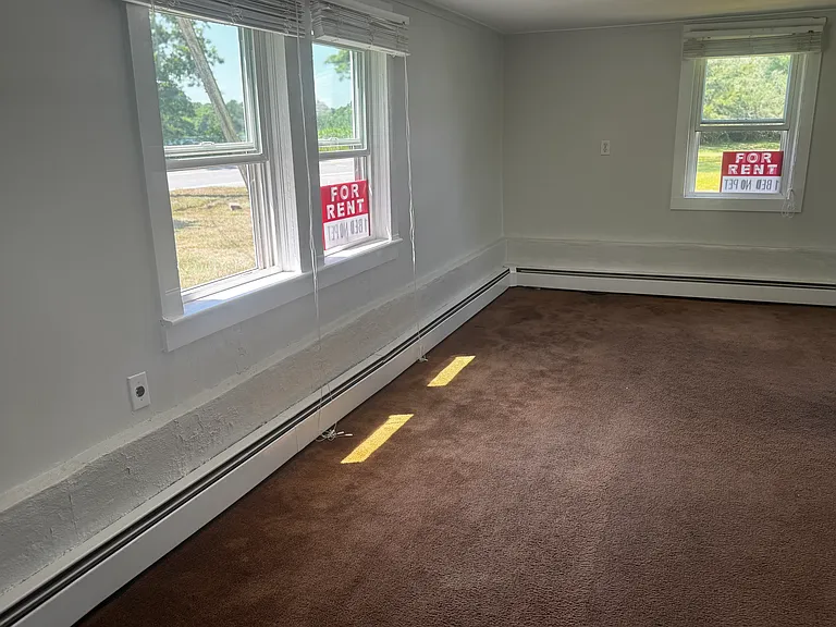 261 Oak Hill Rd #1 — Photo 3