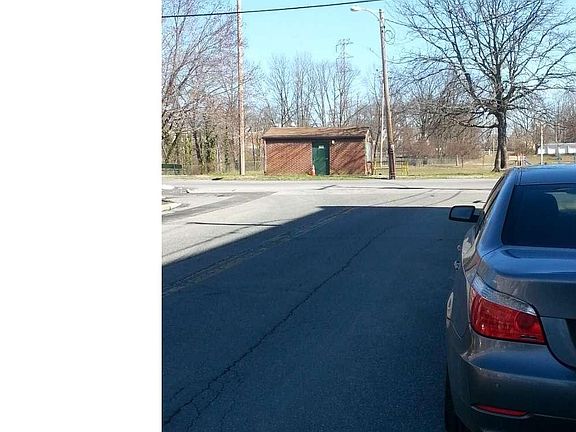 3rd image of 315 Woodlawn Ave