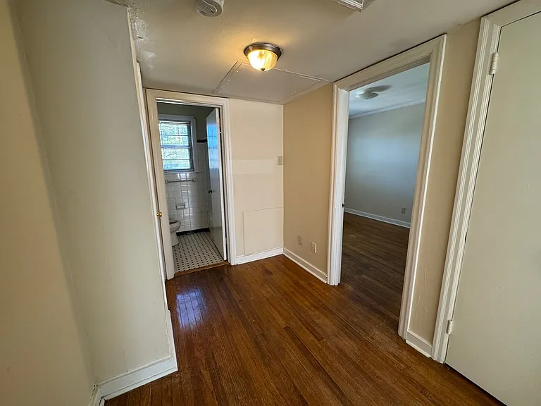723B Lawton Dr #B — Photo 4