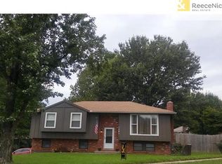 1603 S Speas Dr, Blue Springs, MO 64014