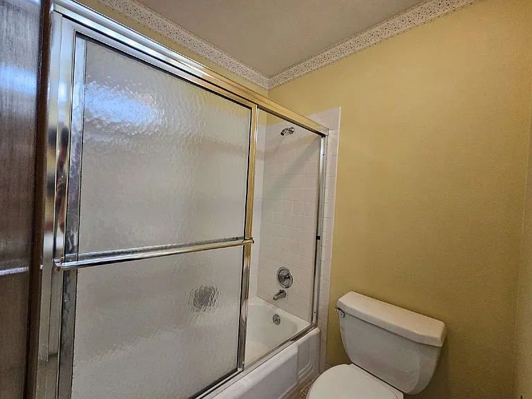 250 E Graves Ave — Photo 14
