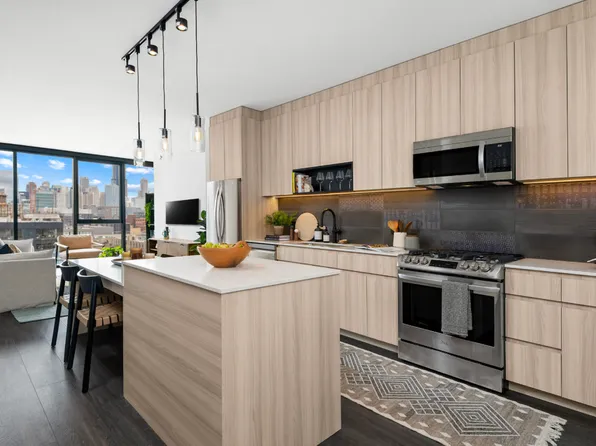 1380 W Randolph St #814, Chicago, IL 60607