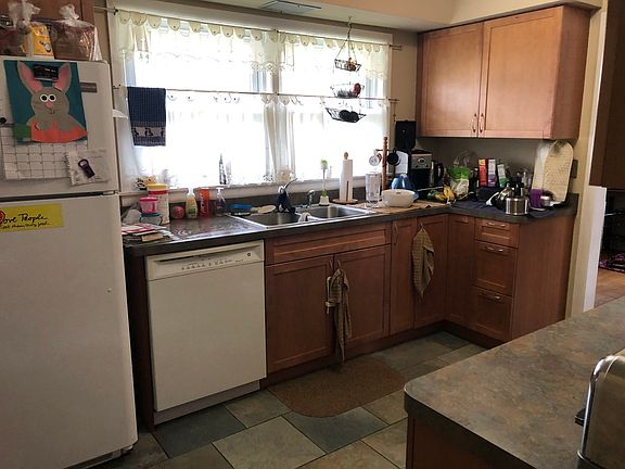 5th image of 912 N Greenwood Ave