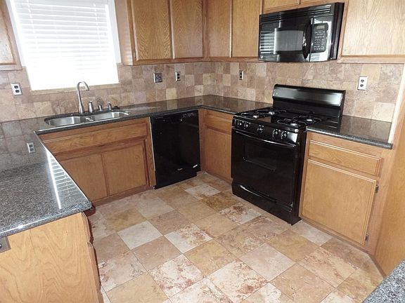 5th image of 9670 Del Mar Ave