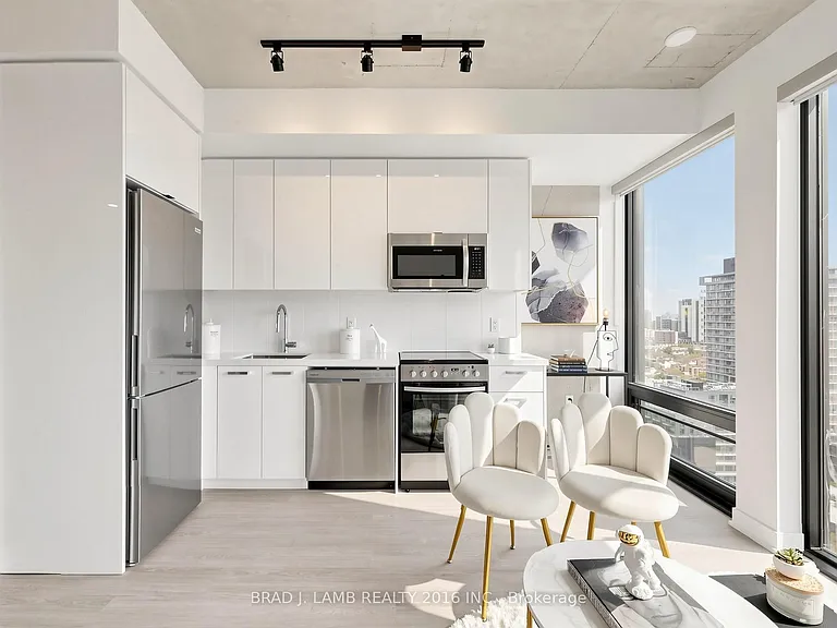 284 King St E #1908 — Photo 18
