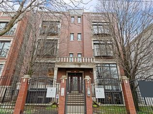 1410 W Chestnut St #2E, Chicago, IL 60642