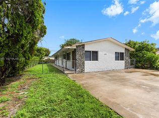 6121 SW 40th Ct #B, Hollywood, FL 33023