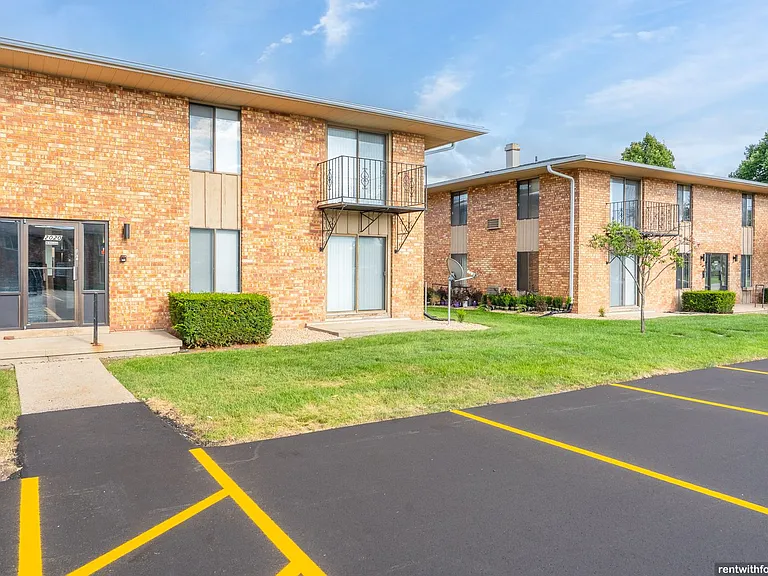2020 Regency Ct — Photo 11