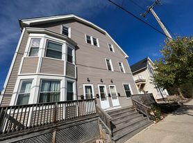 1008-12 E Potter St, 1010