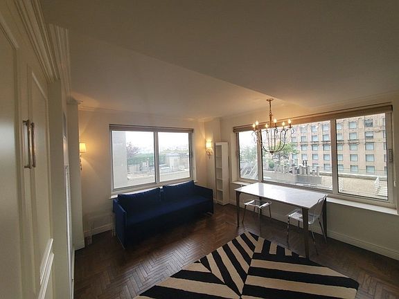 3rd image of 106 Central Park S APT 19C