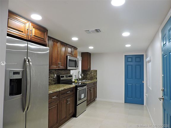 4th image of 1040 NW 31st Ave #1040