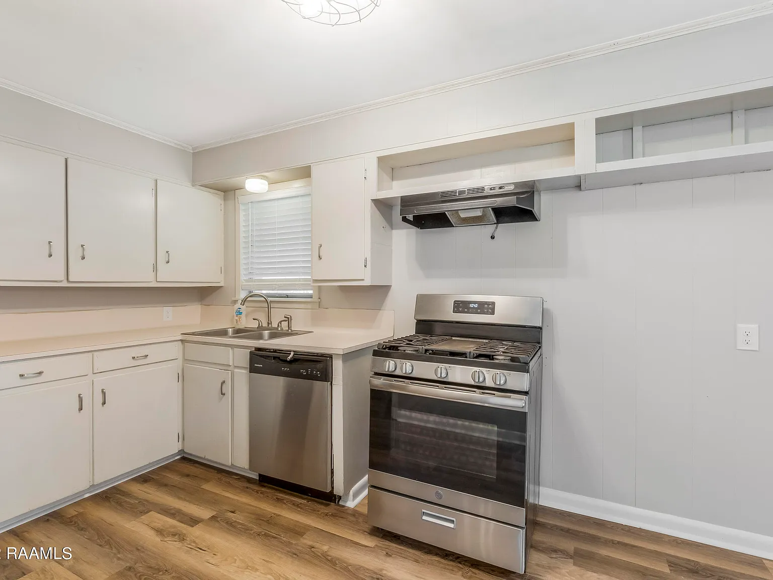 3 bed, 2.0 bath, 1712 sqft, $1,775 — Photo 4
