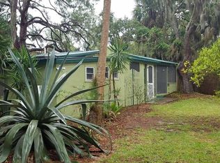 1158 Hawthorne Ave, Cedar Key, FL 32625