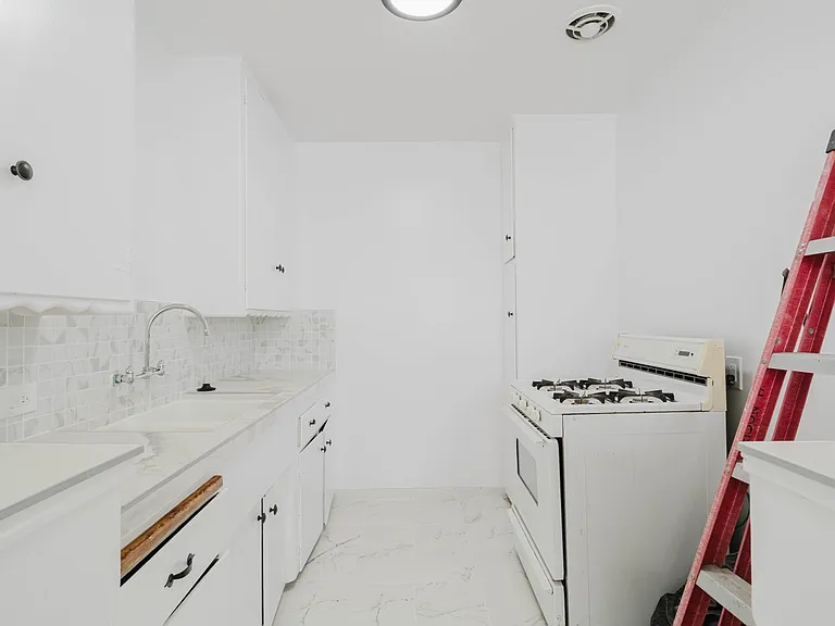 1217 N Kingsley Dr #4 — Photo 10