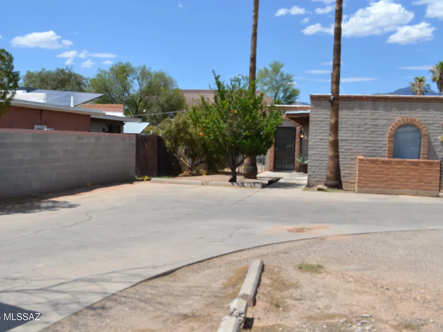 2 bed, 1.5 bath, 800 sqft, $1,200 — Photo 3