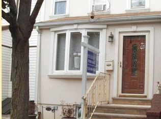7845 74th St, Ridgewood, NY 11385
