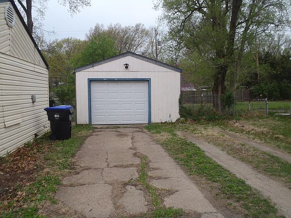 Garage/outbuilding