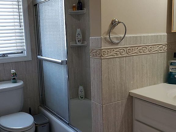 Upstairs Bathroom - Angle 2