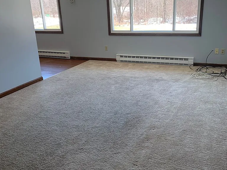 Tudor Heights Apartments — Photo 19