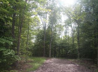 Flat Rock Rd, Forest City, PA 18421