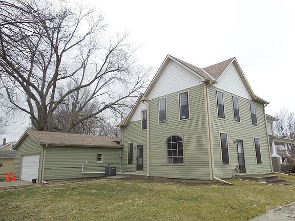 3rd image of 812 Iowa Ave