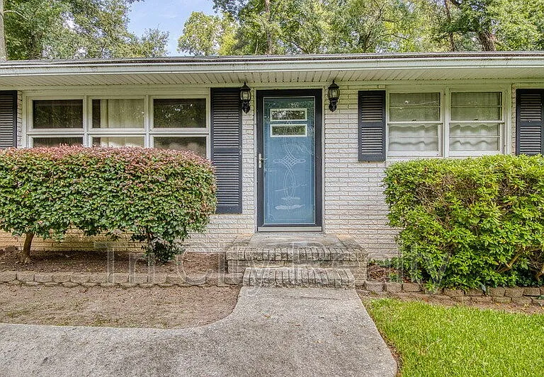 212 Hilltop Dr — Photo 8