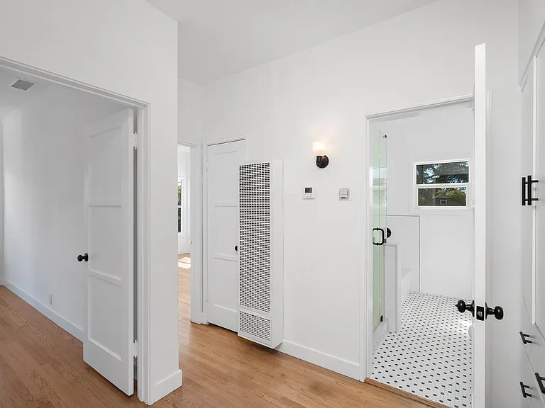 4528 Saint Elmo Dr — Photo 17