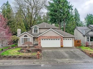 25716 Lake Wilderness Country Club Dr SE, Maple Valley, WA 98038