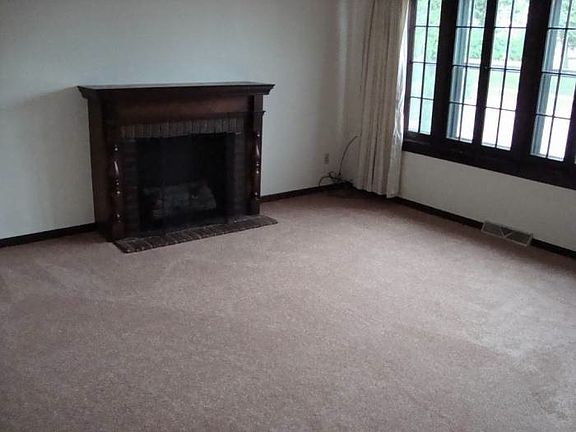Fire Place / Living Room
