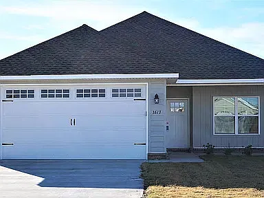 3 bed, 2.0 bath, 1690 sqft, $1,775 — Photo 2