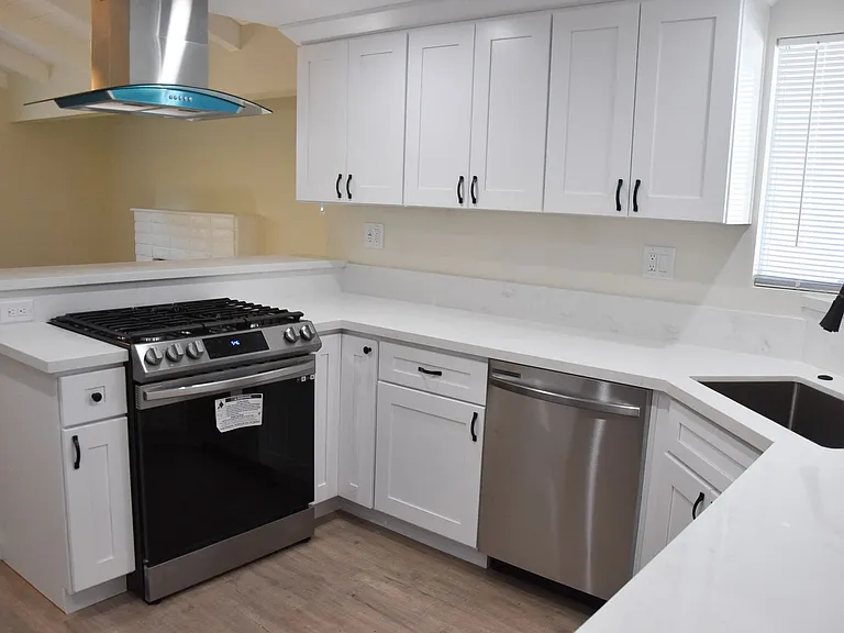 2318 E Coolidge Ave — Photo 47