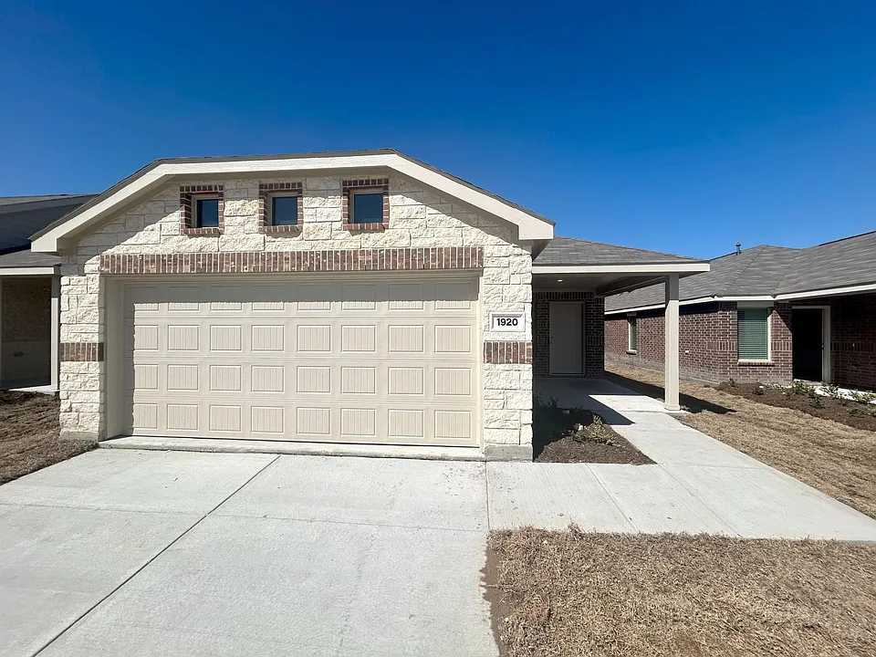 1920 Aves Glen Ln