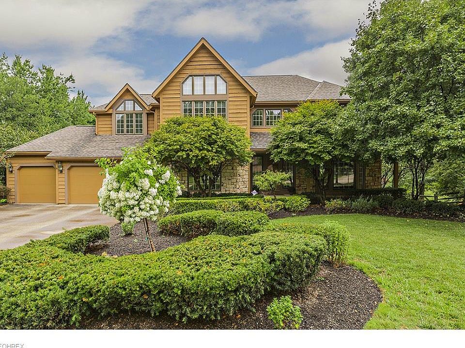 1st image of 32825 Shadowbrook Dr