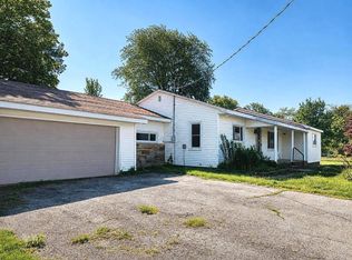 22292 E 700th Rd, Mount Carmel, IL 62863