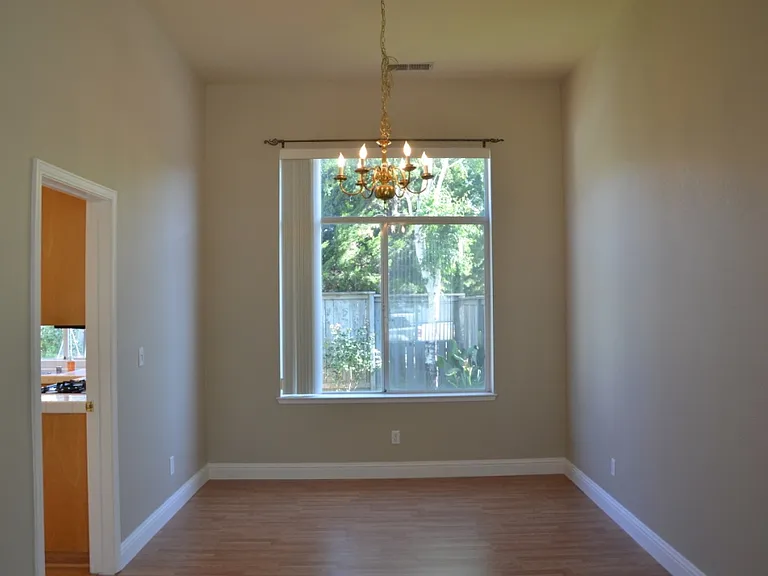 845 Shelborne Dr — Photo 8