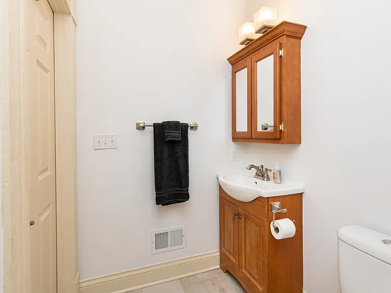1502 Woodlawn Ave — Photo 21