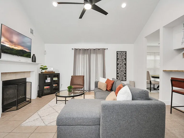 7830 Pardee St — Photo 5