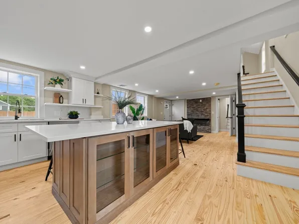 162 High St #B, Danvers, MA 01923