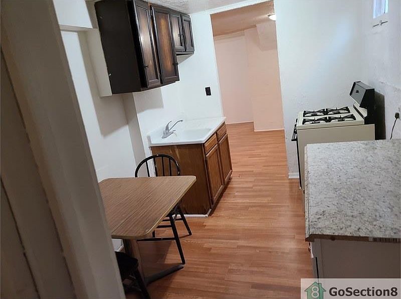 1st image of 305 Bowman Ave #6