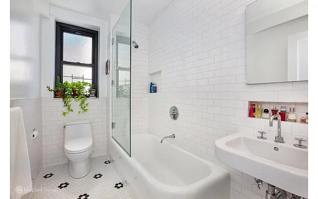 Sold by Douglas Elliman | media 15