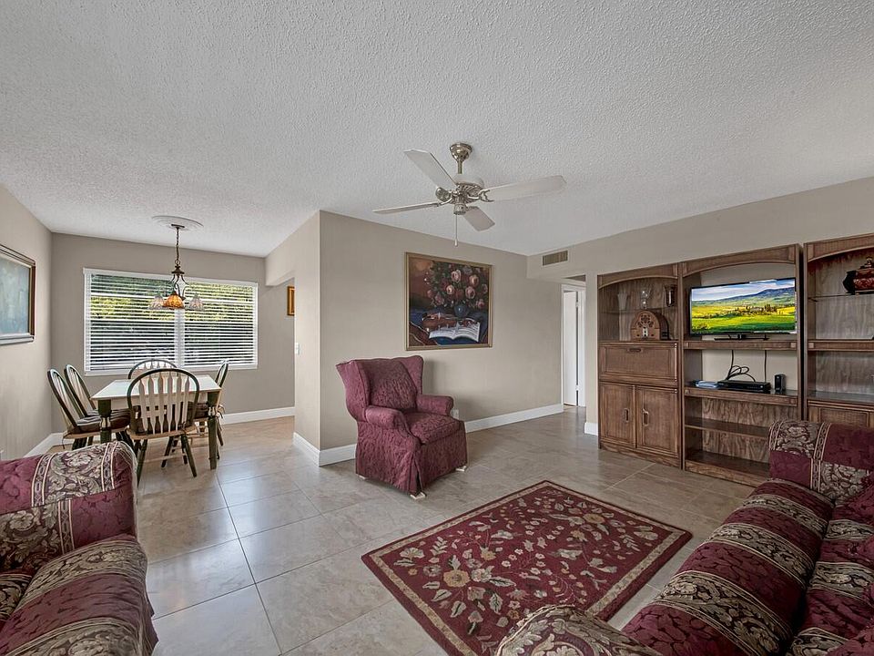 1st image of 264 Farnham Cres #K
