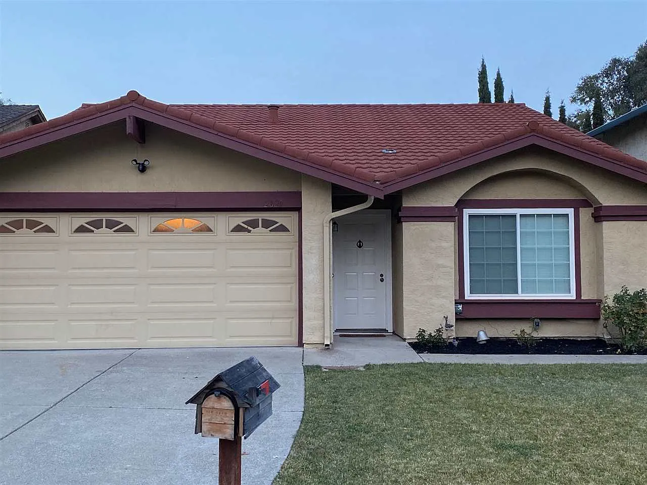 2820 Sombrero Cir photo 1