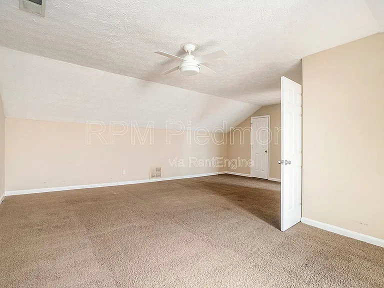 5467 Park Pl S — Photo 21