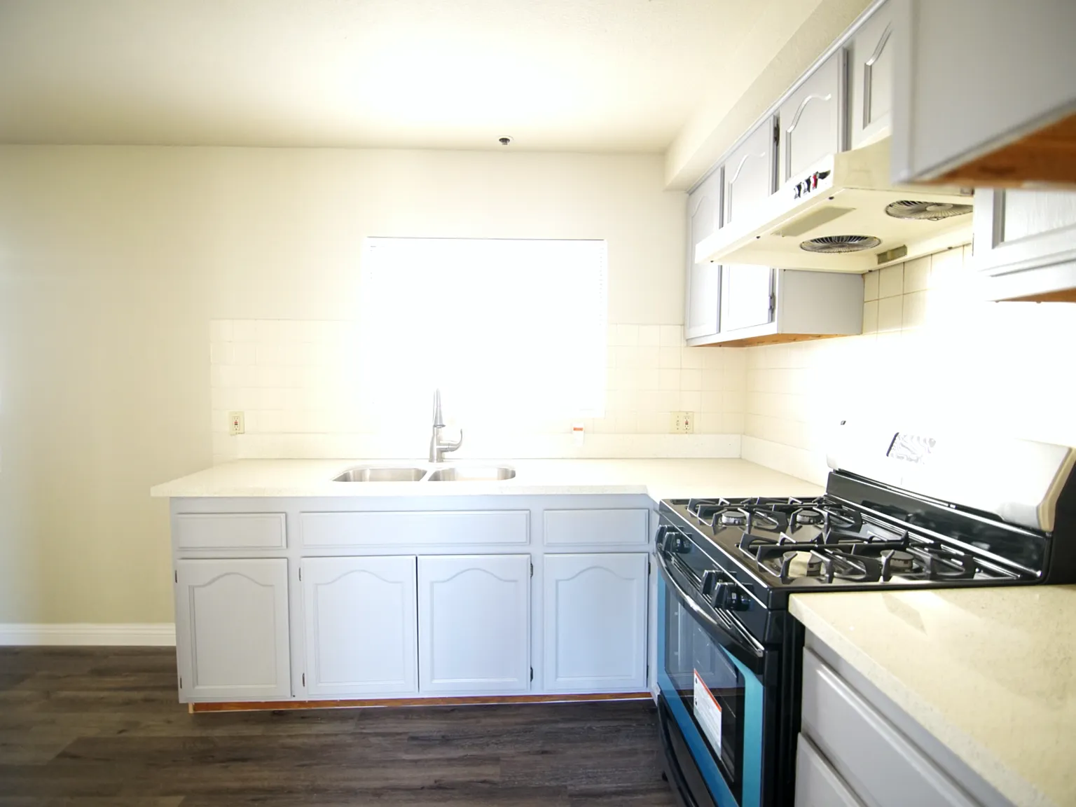 2 bed, 850 sqft, $2,700 — Photo 4